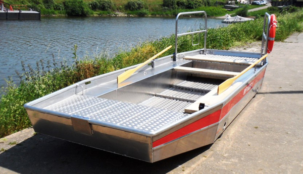 Amphibisches Hochwasserboot